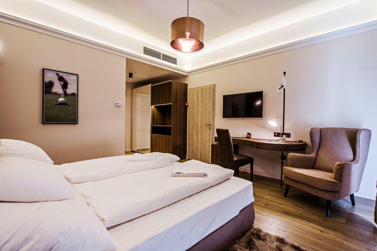 Bed and Breakfast Pannonia Golf & Country Club à Alcsutdoboz Extérieur photo